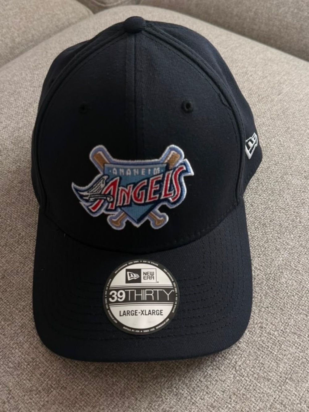 New Era MLB Anaheim Angels Stretch-Fit Cap - Black with Red & Gold Logo